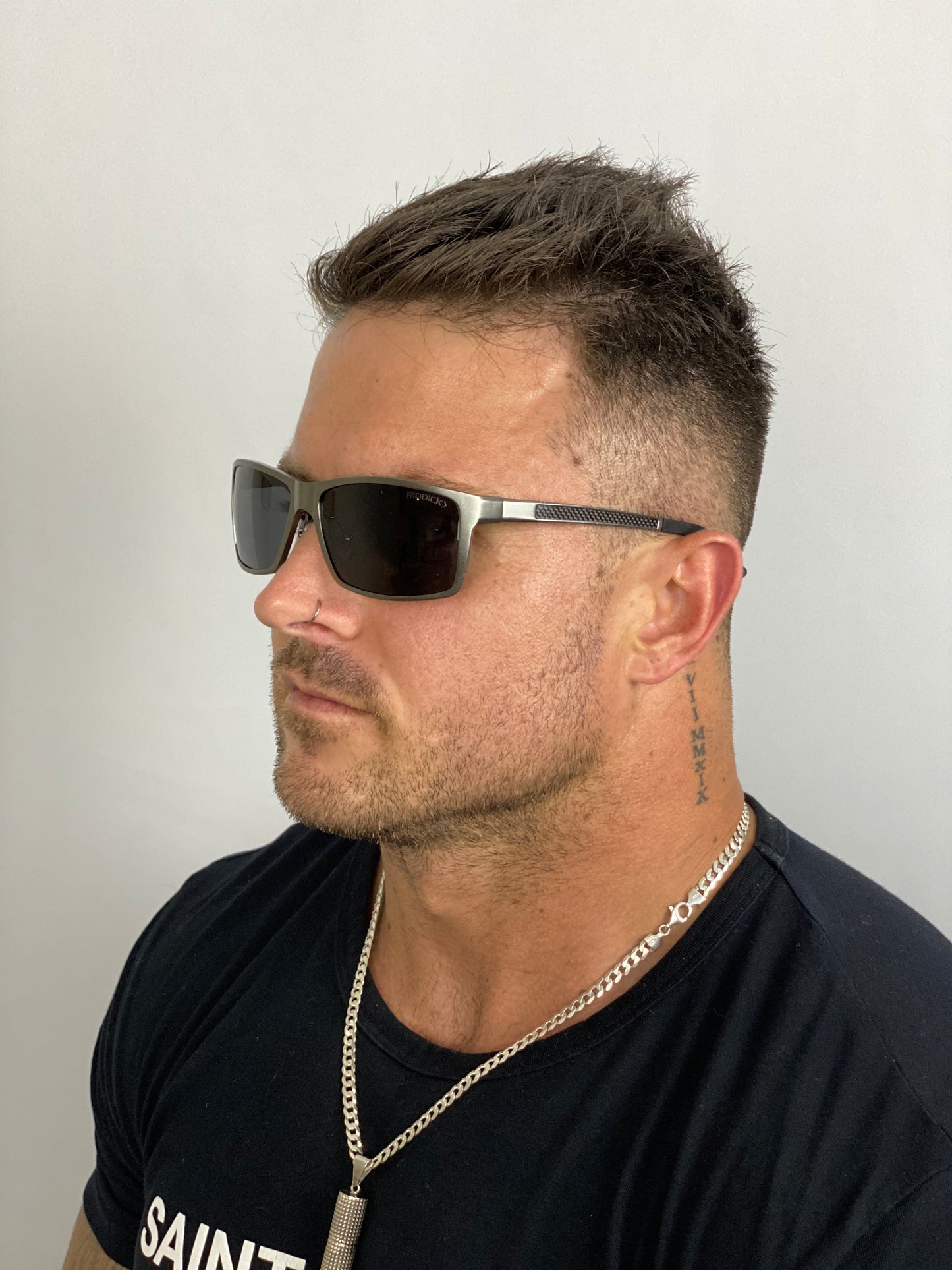 Sidewalk Gun Metal Grey / Black Sunglasses